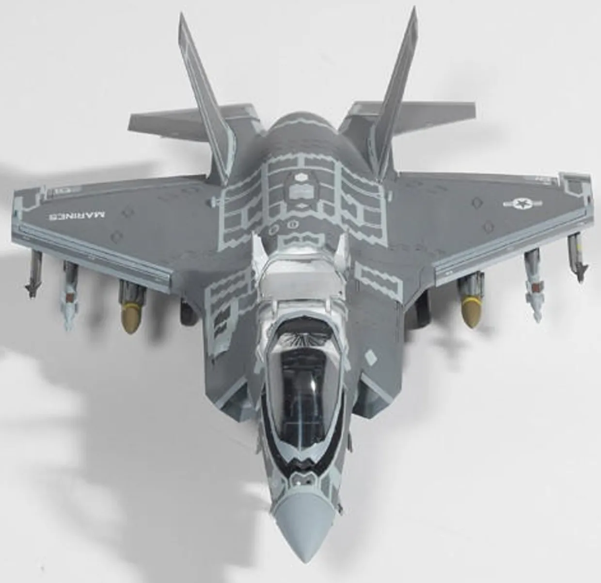Academy 1/72 Lockheed Martin F-35B Lightning II USMC VMFA-121 Green Knights