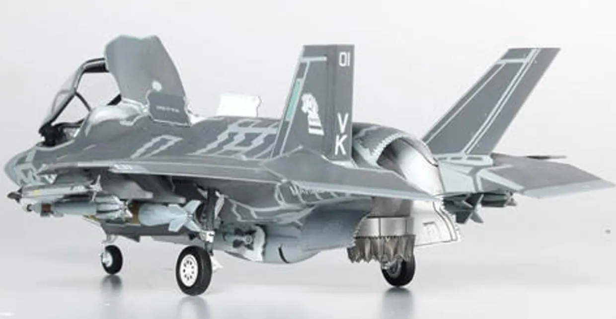 Academy 1/72 Lockheed Martin F-35B Lightning II USMC VMFA-121 Green Knights