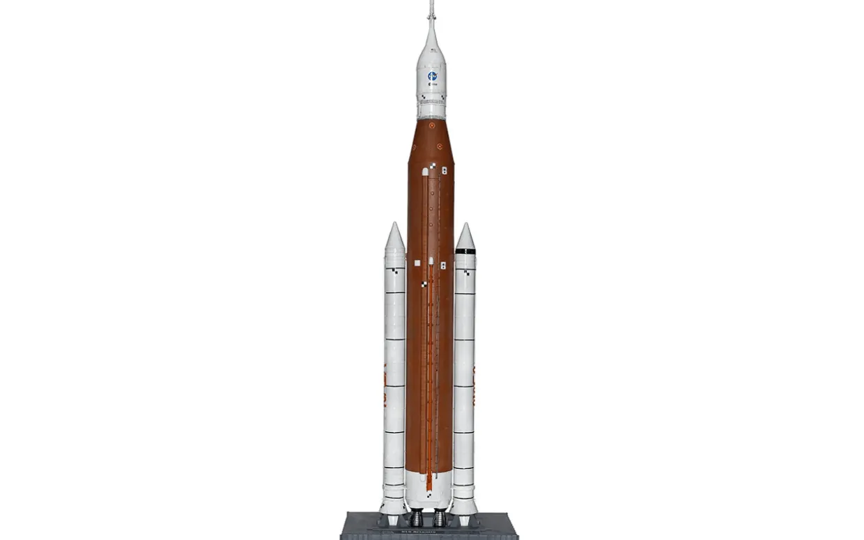 Airfix 1/144 SLS Artemis Rocket Gift Set