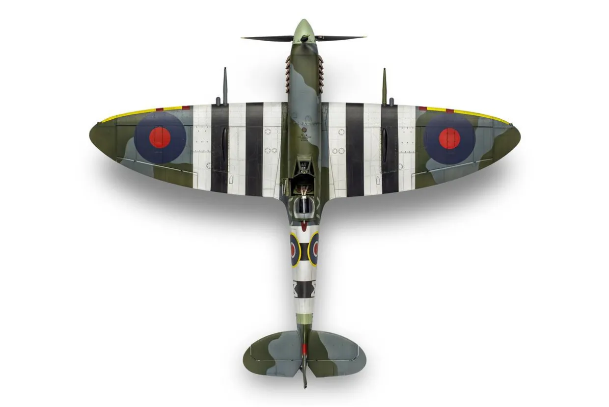 Airfix 1/24 Supermarine Spitfire Mk.IXc Flying Dray Model Kit