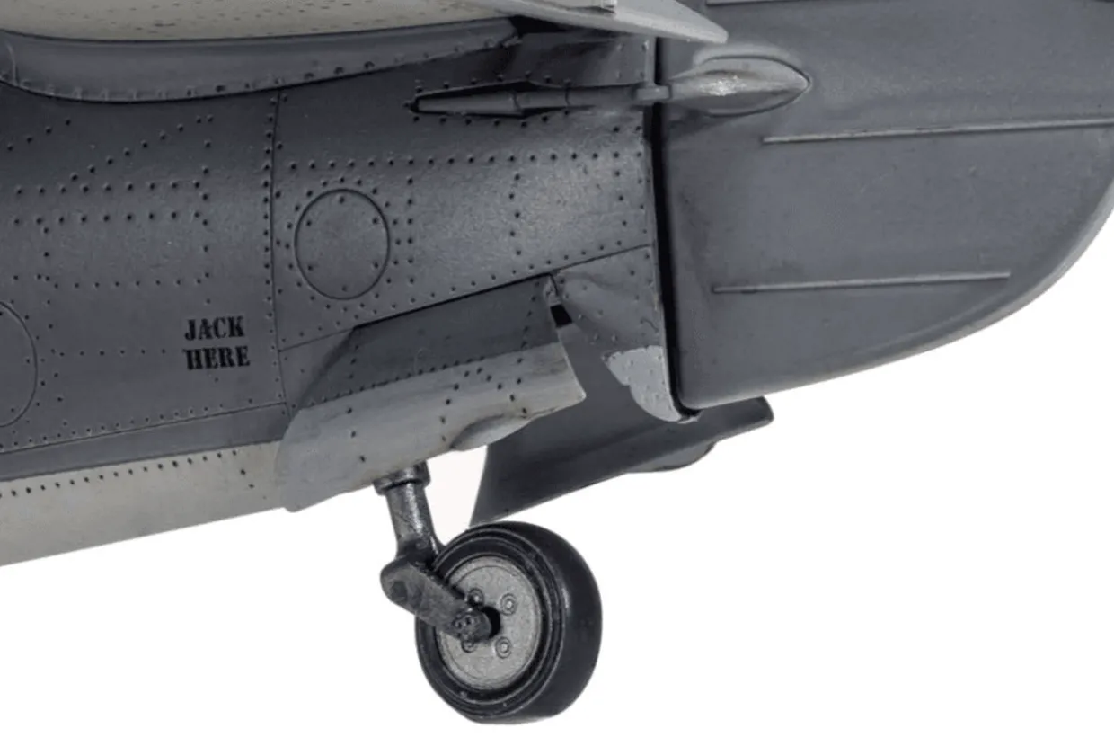 Airfix 1/24 Supermarine Spitfire Mk.VIII