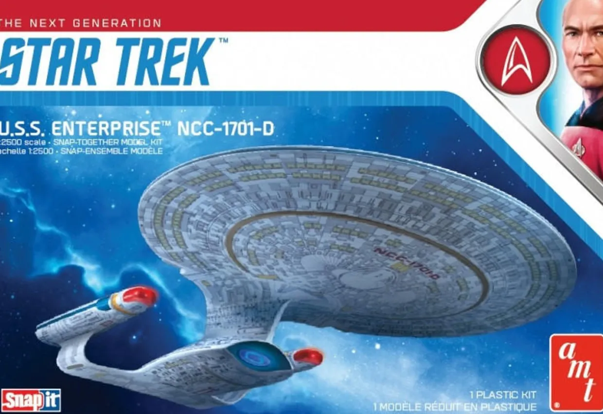 AMT Models 1/2500 USS Enterprise NCC-1701-D Model Kit