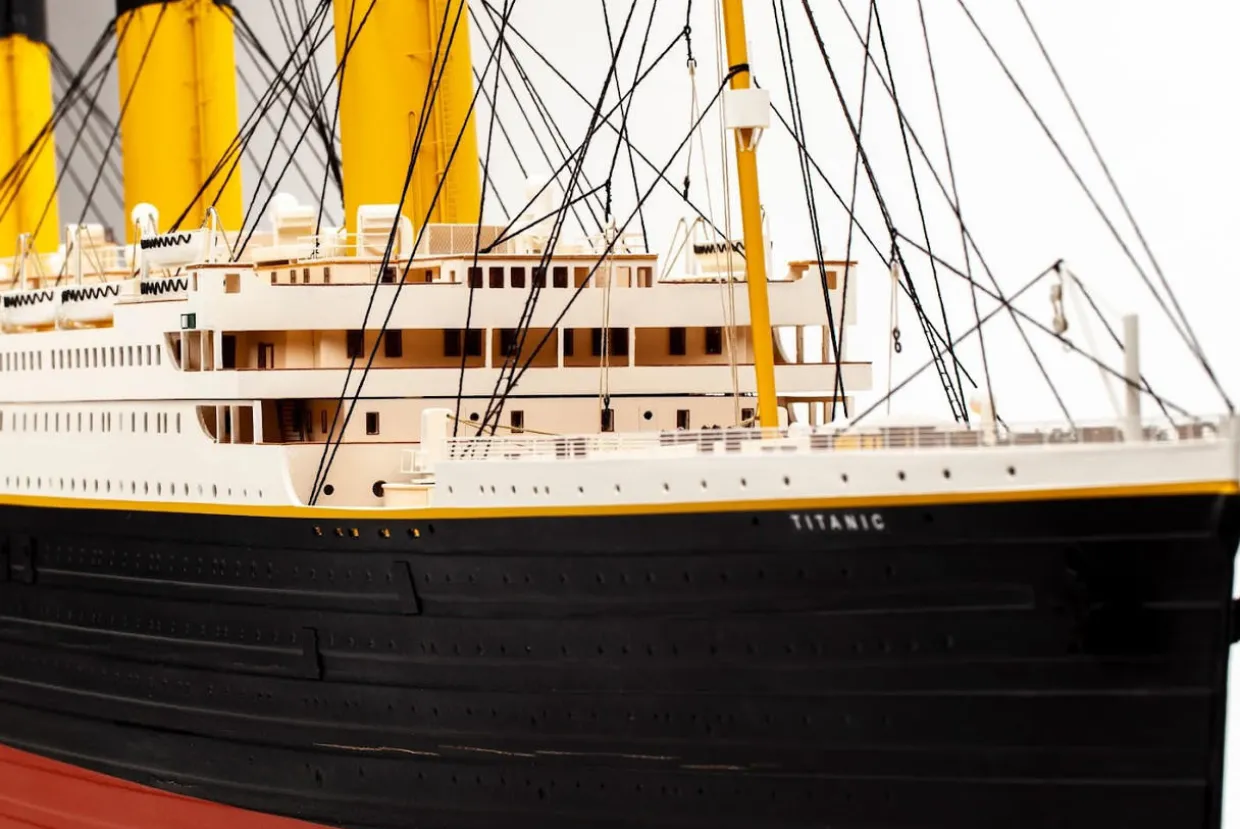 Billings Models 1/144 RMS Titanic Wooden Ship Model