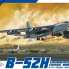 Great Wall Hobby 1/144 Boeing B-52H Stratofortress