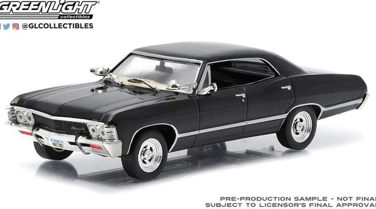 Greenlight 1/43 1967 Chevrolet Impala Sport Sedan Tuxedo Black