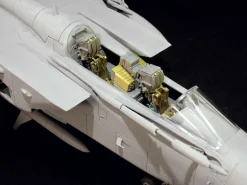 Italeri 1/32 Panavia Tornado ECR/IDS