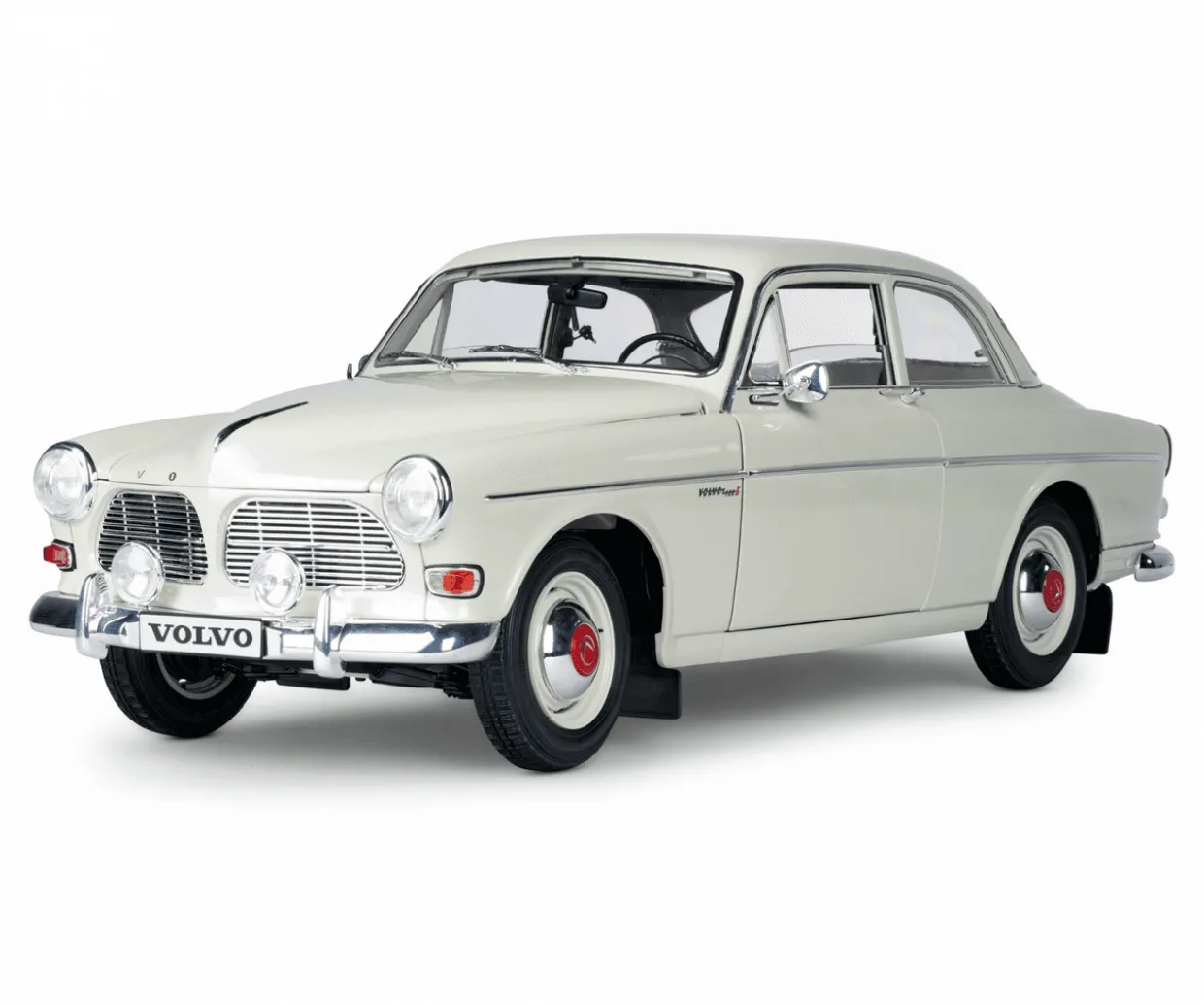 IXO 1/8 Volvo S122 Amazon