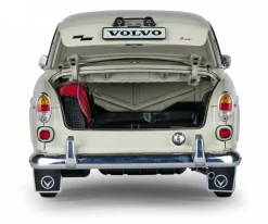 IXO 1/8 Volvo S122 Amazon