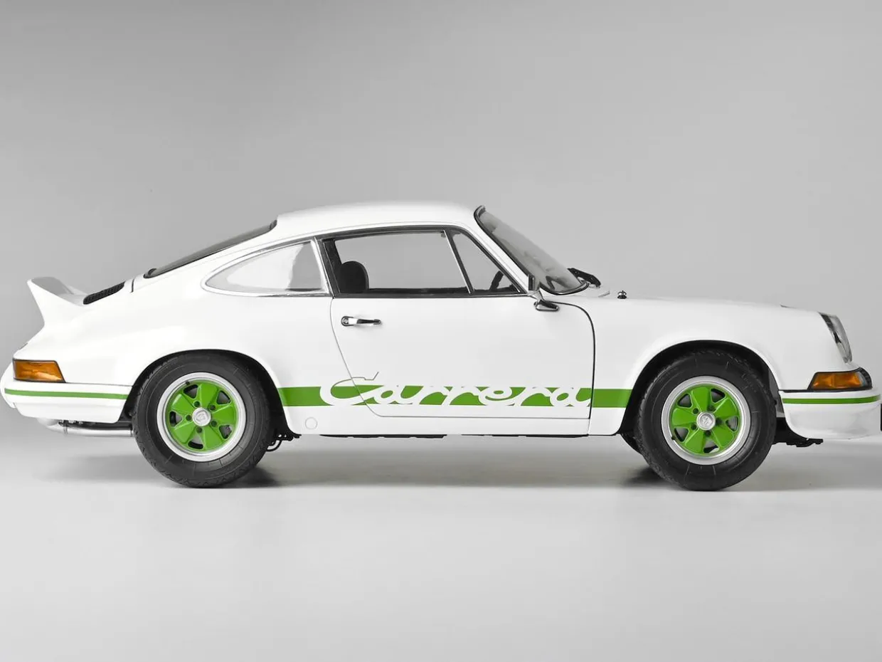 IXO 1/8 White Porsche 911 Carrera RS 2.7 Diecast Model Kit