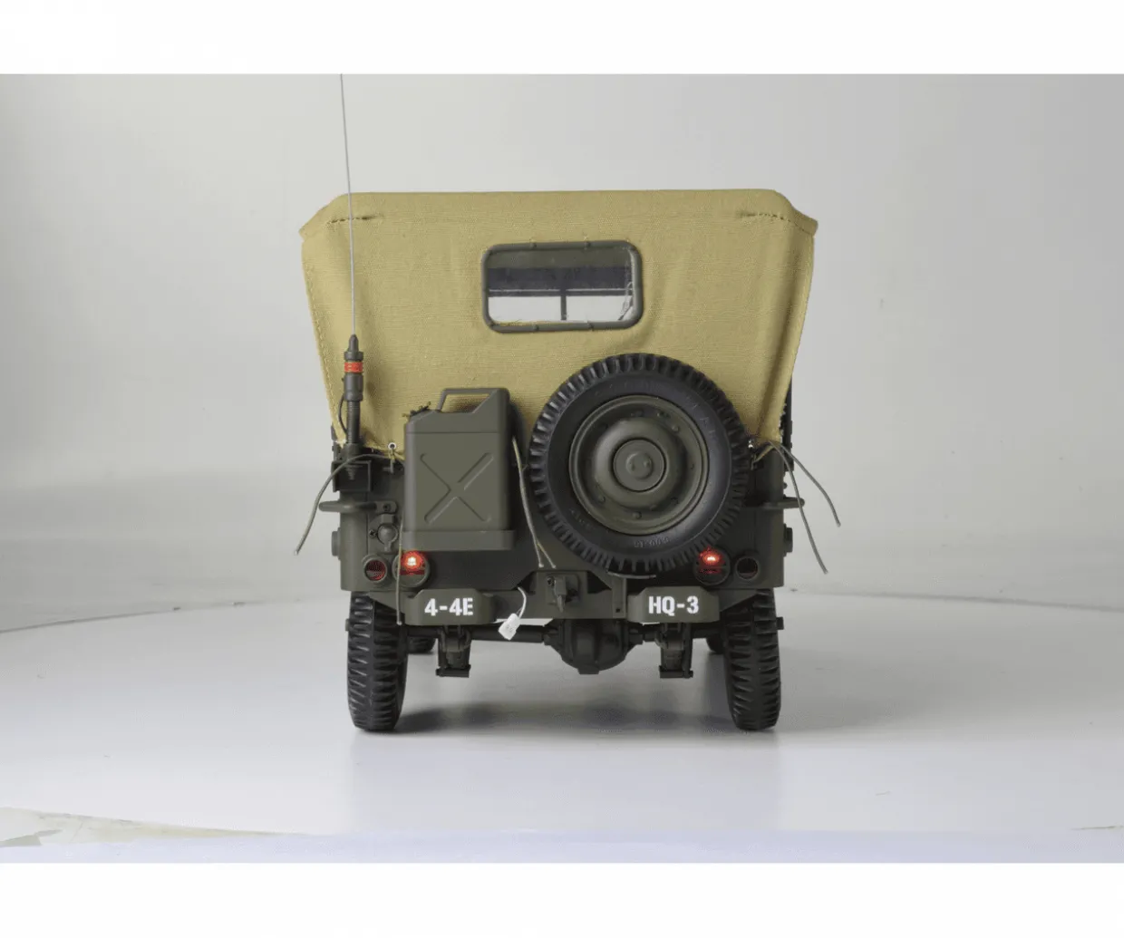 IXO 1/8 Willys Jeep with Trailer and ATG