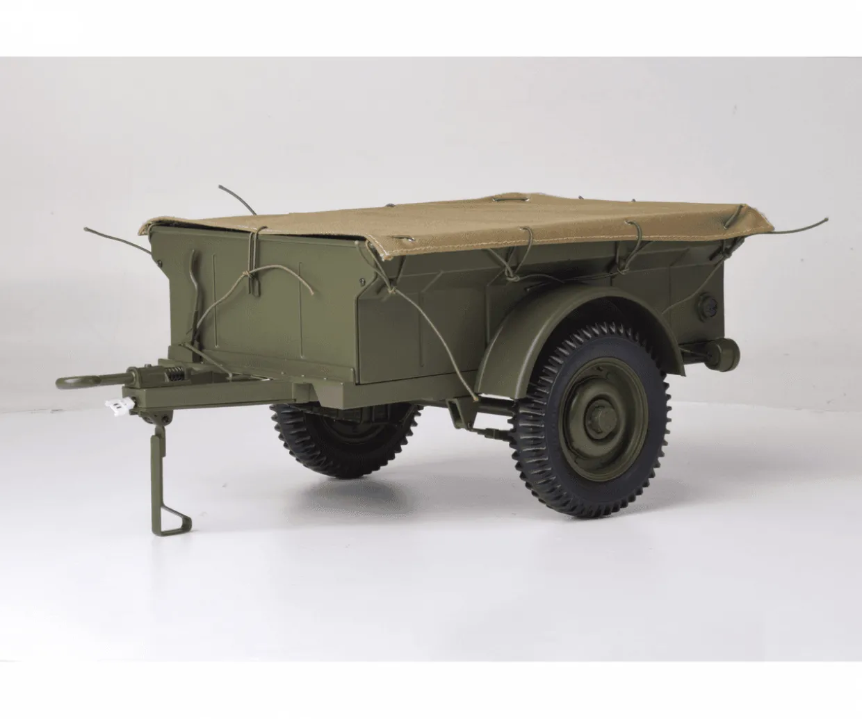 IXO 1/8 Willys Jeep with Trailer and ATG