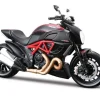 Maisto 1/12 Ducati Diavel Carbon Diecast Model Kit