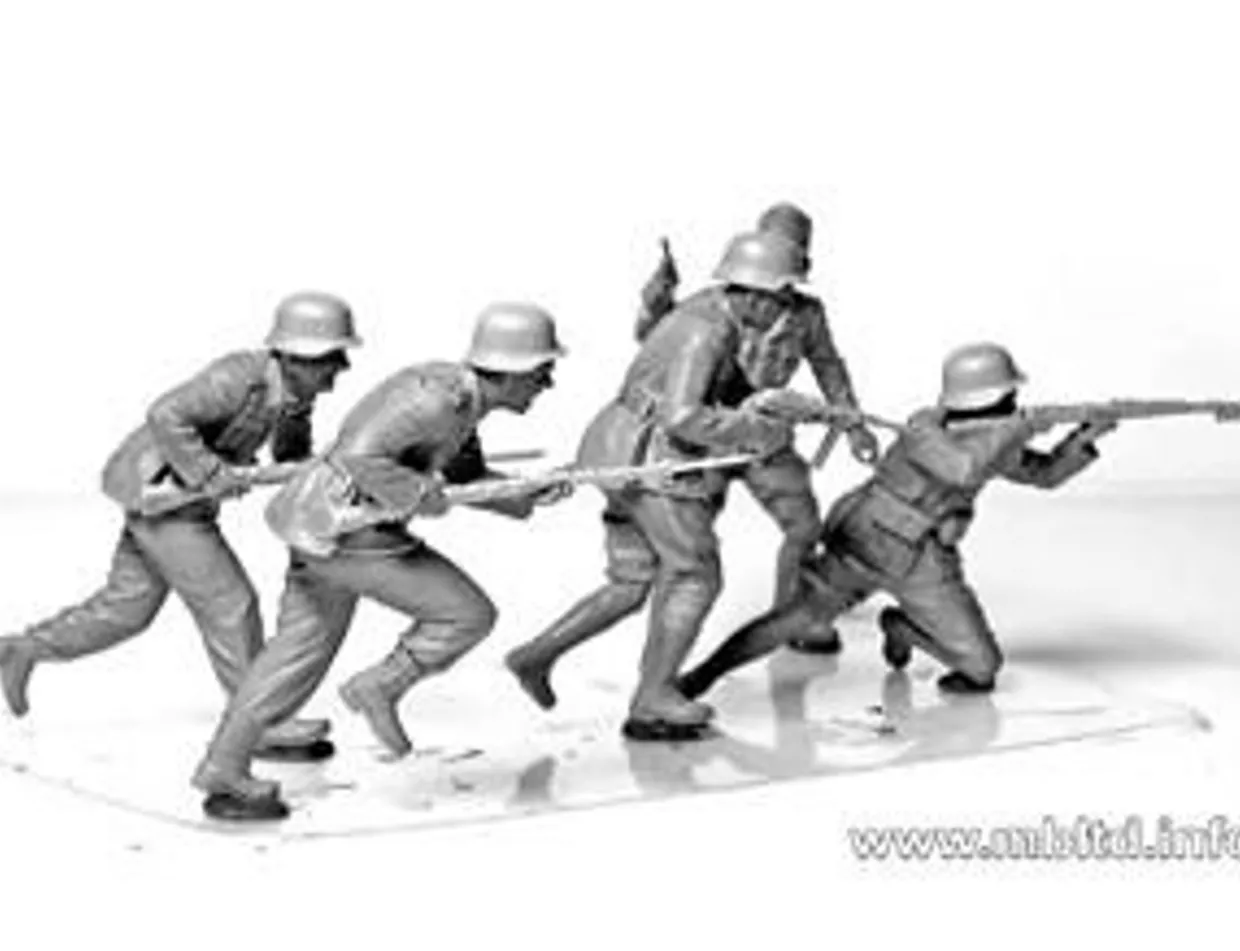Master Box 1/35 Battles in North Africa Kit 2 Model Figures