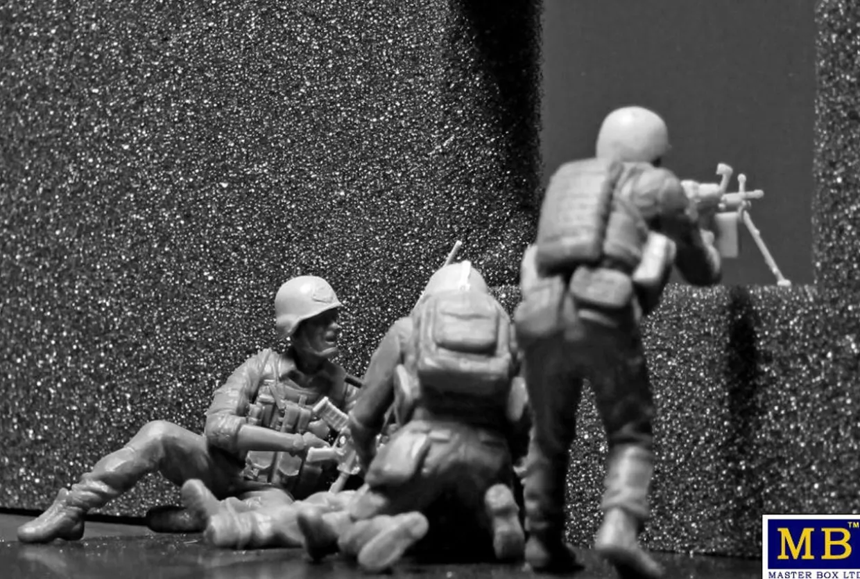 Master Box 1/35 Modern US Military Under Fire