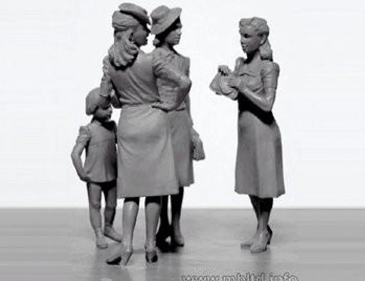 Master Box 1/35 Women of the World War II Era Model Figures