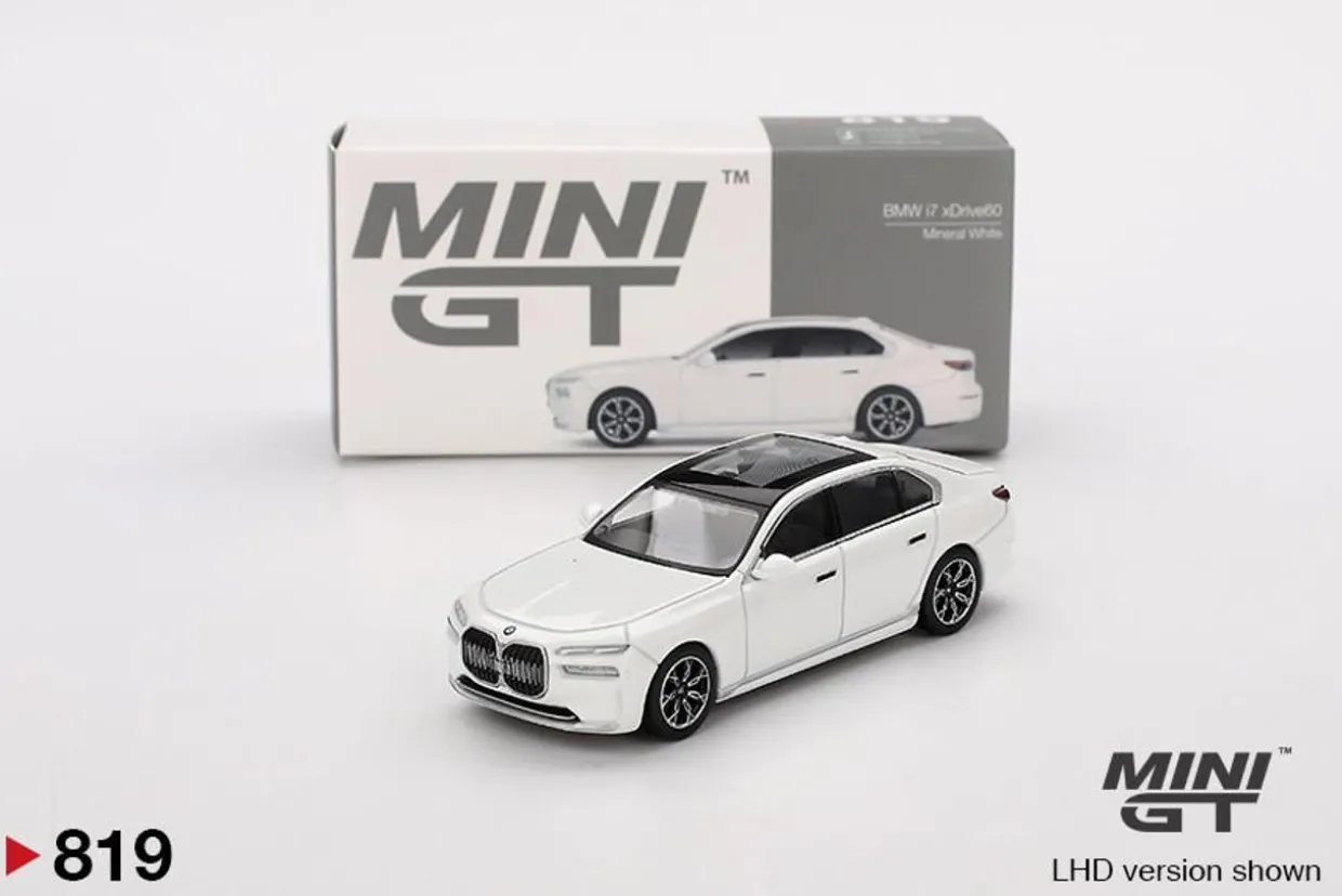Mini GT 1/64 BMW I7 Xdrive 60 Mineral White (RHD)