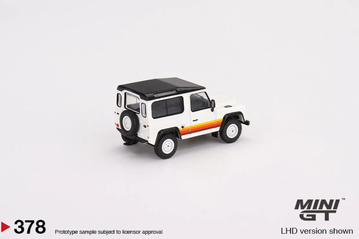 Mini GT 1/64 Land Rover Defender 90 Wagon White (RHD)
