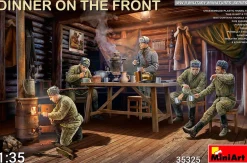 MiniArt 1/35 Dinner on the Front WWII Soviet Soldiers Model Figures