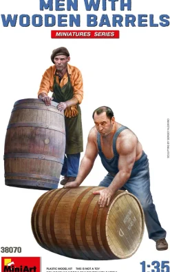 MiniArt 1/35 Men with Wooden Barrels