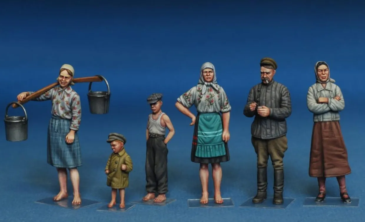 MiniArt 1/35 Soviet Villagers