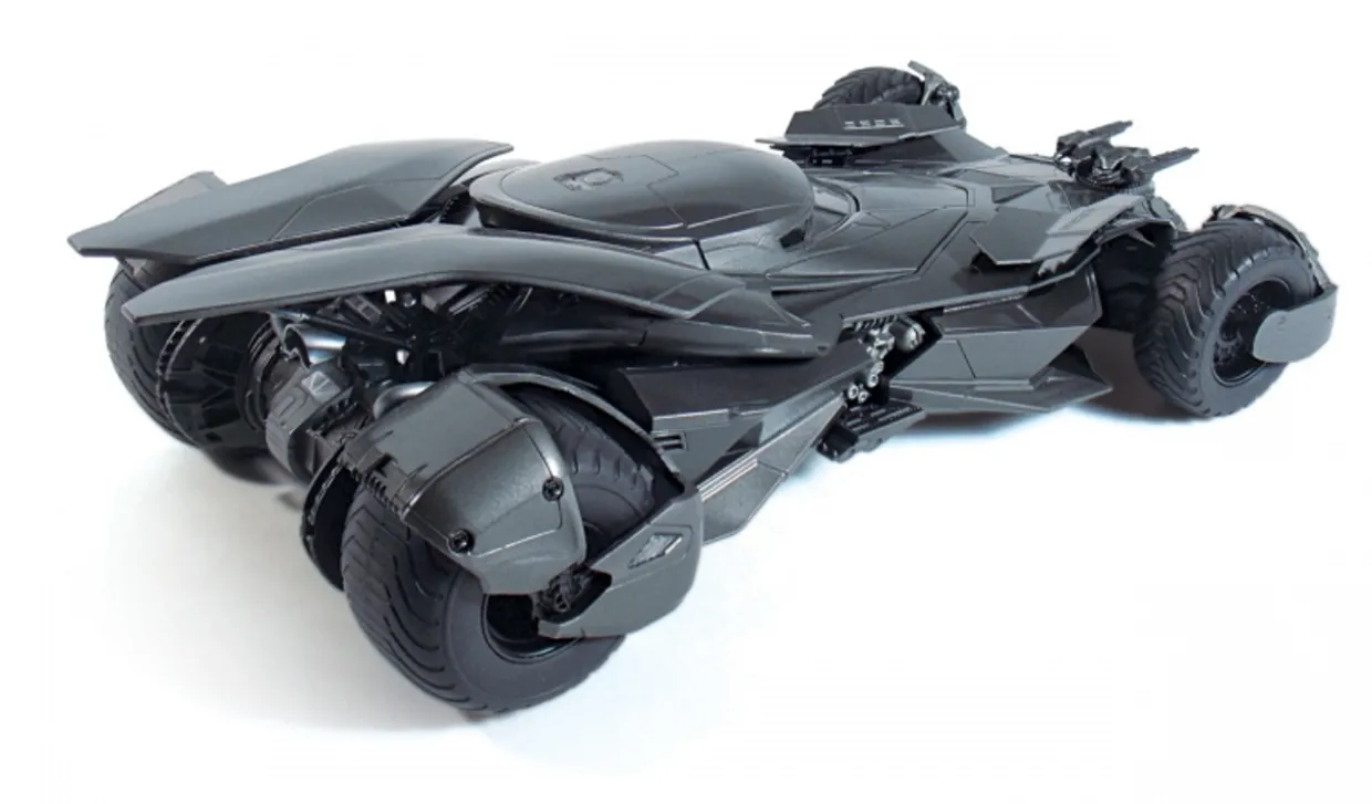 Moebius Models 1/25 Batman vs Superman Batmobile