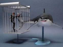 Pegasus Hobbies 1/18 Great White Shark with Diver and Cage Model Kit