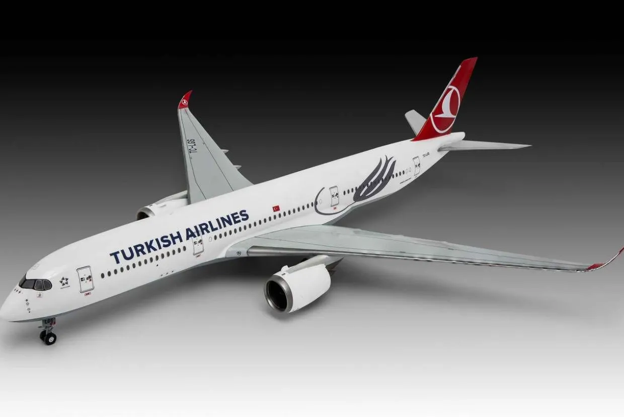 Revell 1/144 Airbus A350-900 Turkish Airlines
