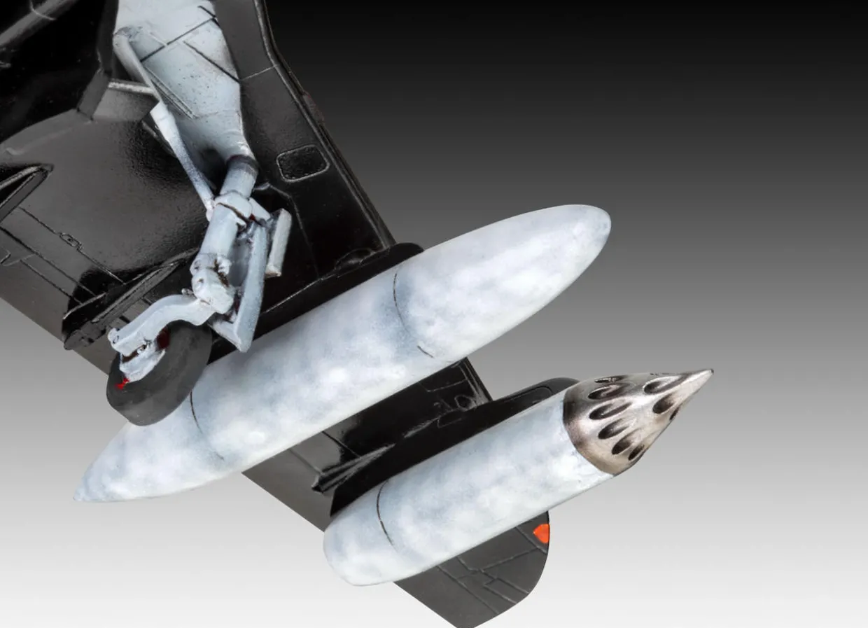 Revell 1/72 BAe Hawk T.1