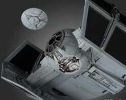Revell 1/72 Ban-Dai Star Wars TIE Advanced - Darth Vader's TIE Fighter