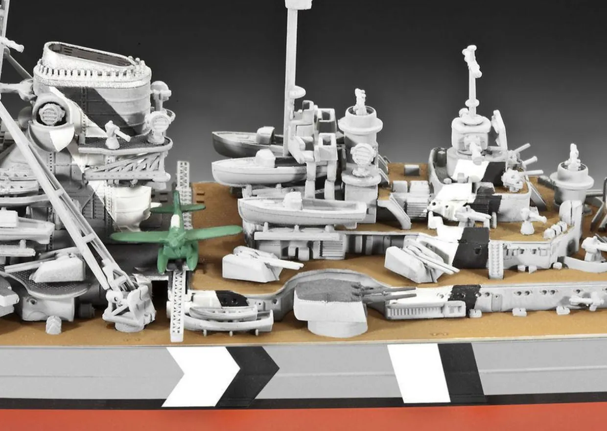 Revell 1/700 German Battleship Bismarck