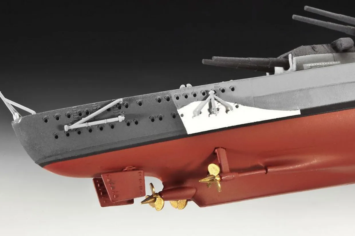 Revell 1/700 German Battleship Bismarck