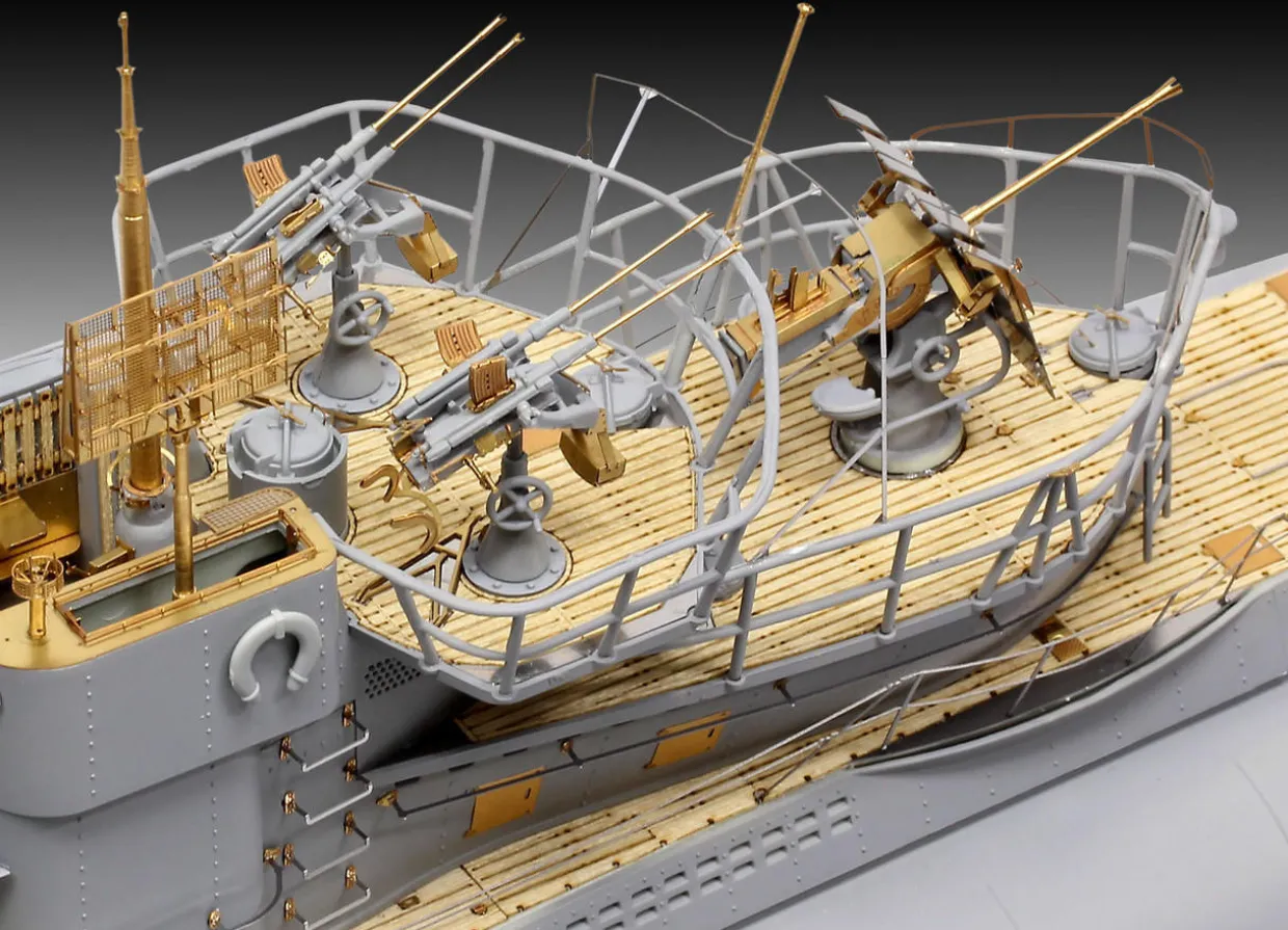 Revell 1/72 German Submarine Type VII C/41 Platinum Edition