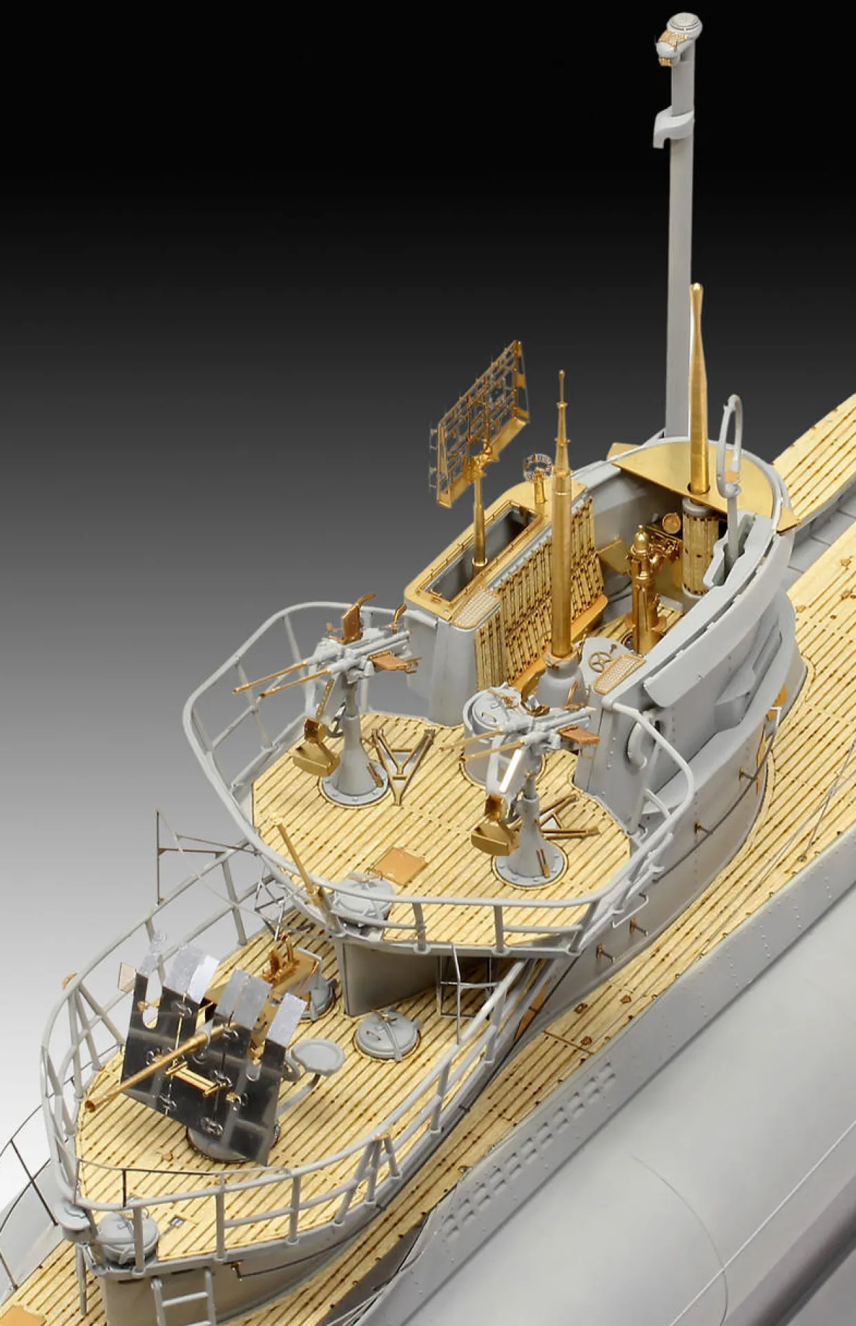 Revell 1/72 German Submarine Type VII C/41 Platinum Edition