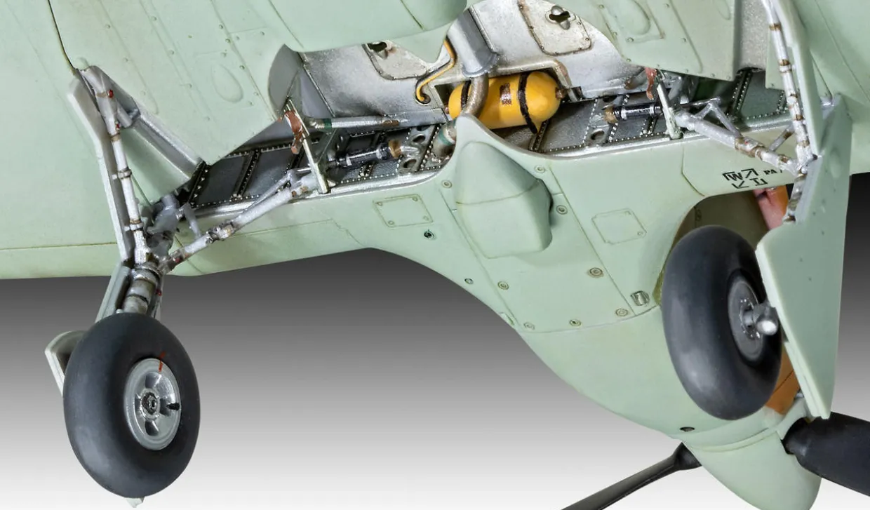 Revell 1/32 Hawker Hurricane Mk.IIb