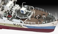 Revell 1/144 HMCS Snowberry Flower Class Corvette