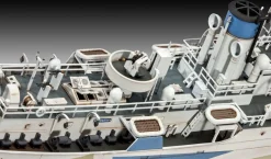 Revell 1/144 HMCS Snowberry Flower Class Corvette