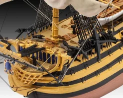 Revell 1/225 HMS Victory Gift Set