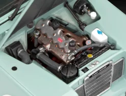 Revell 1/24 Land Rover Series III Starter Set