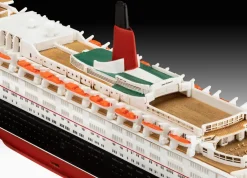 Revell 1/1200 Queen Elizabeth 2 (QE2)