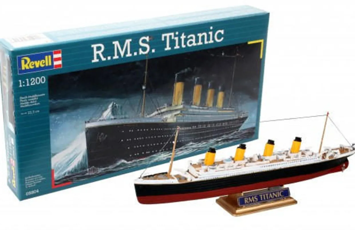 Revell 1/1200 RMS Titanic