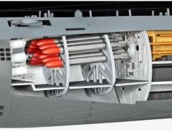 Revell 1/144 U-Boat Type XXI with Interior Detail
