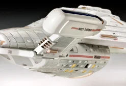 Revell 1/670 USS Voyager NCC-74656