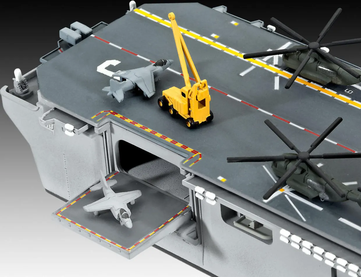 Revell 1/700 USS Wasp Assault Carrier