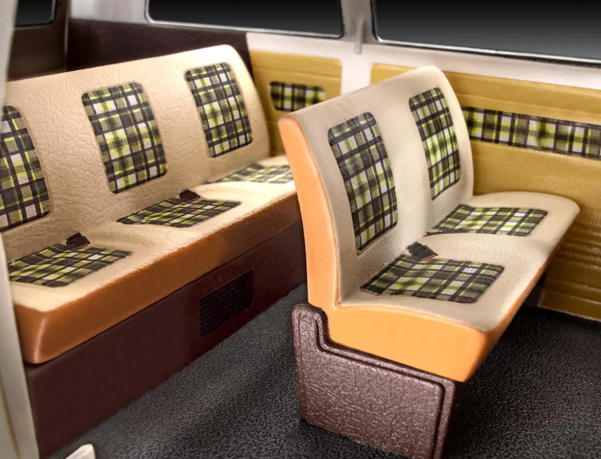 Revell 1/24 Volkswagen T3 Bus Starter Set