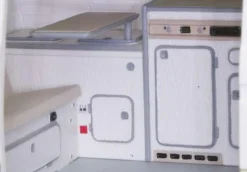 Revell 1/25 Volkswagen T3 Westfalia Joker Camper Van