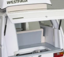 Revell 1/25 Volkswagen T3 Westfalia Joker Camper Van