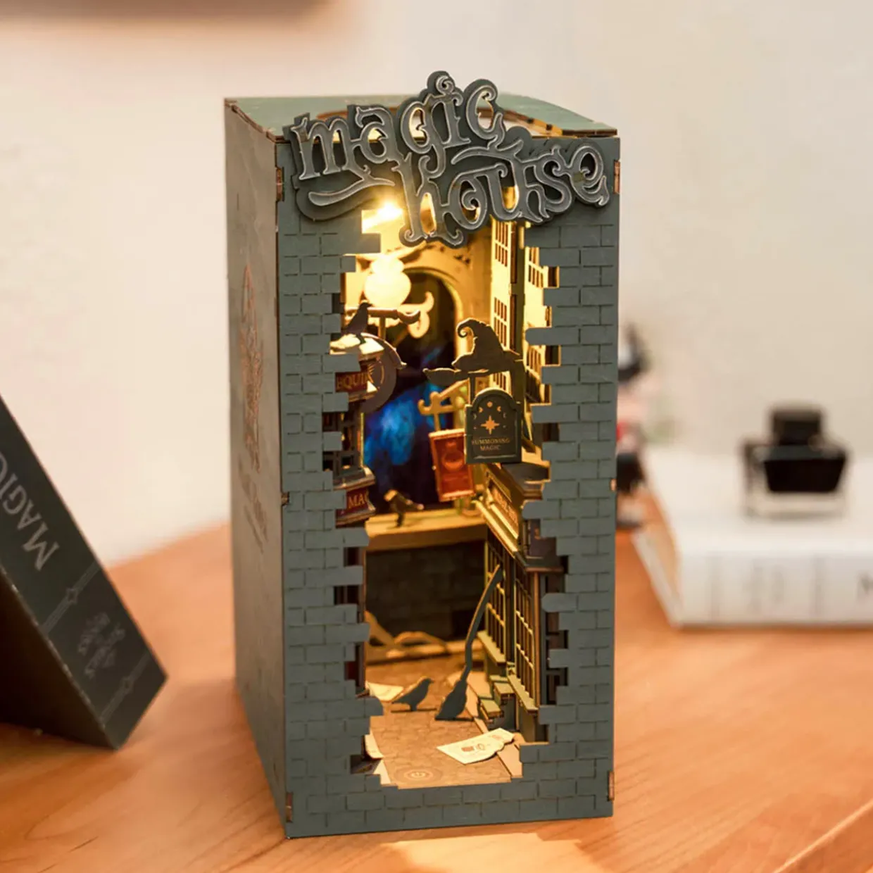 Rolife Magic House 3D Creative Bookend