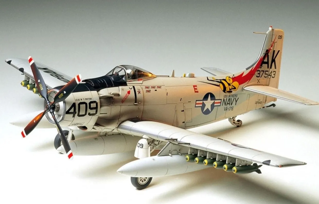Tamiya 1/48 Douglas A-1H Skyraider US Navy