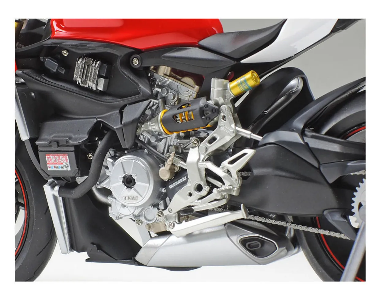 Tamiya 1/12 Ducati 1199 Panigale Tricolor model Kit