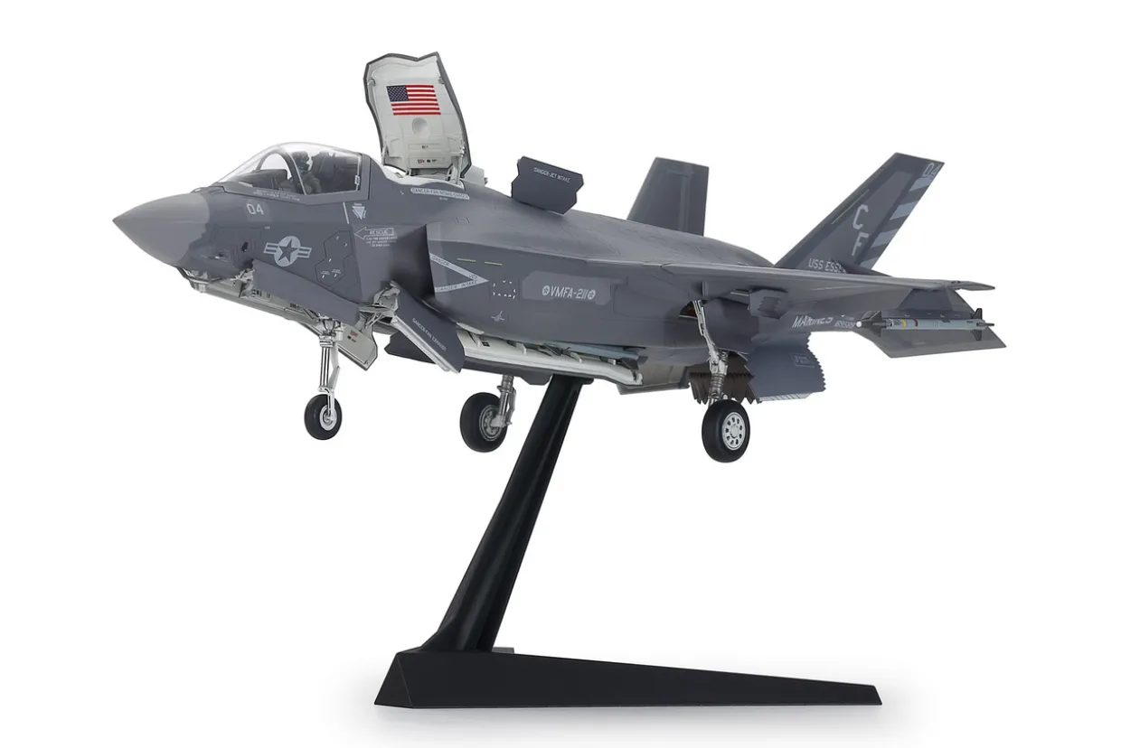 Tamiya 1/72 Lockheed Martin F-35B Lightning II